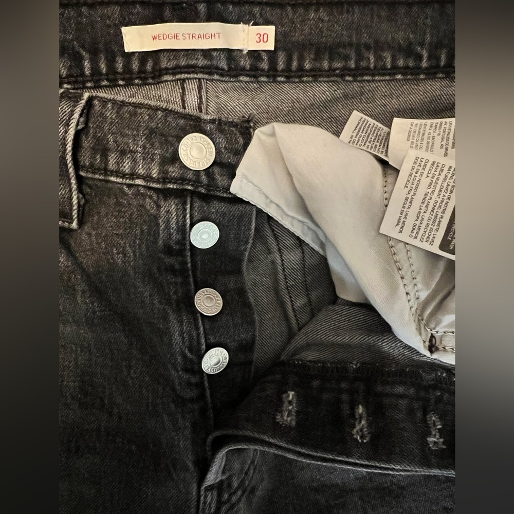 Wedgie strait Levi jeans. Worn once. - Picture 2 of 3